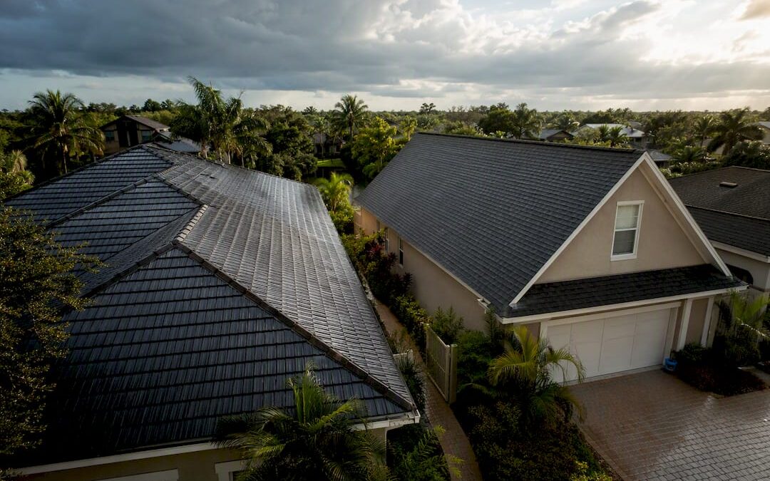 Homeowners: Choose Hip or Gable Roof by Climate, Attic, Contractor